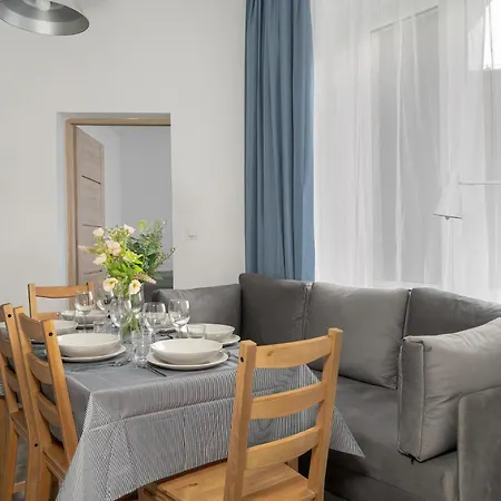 Eleganckie I Stylowe Niedaleko Rynku W Poznaniu By Renters * Poznaň